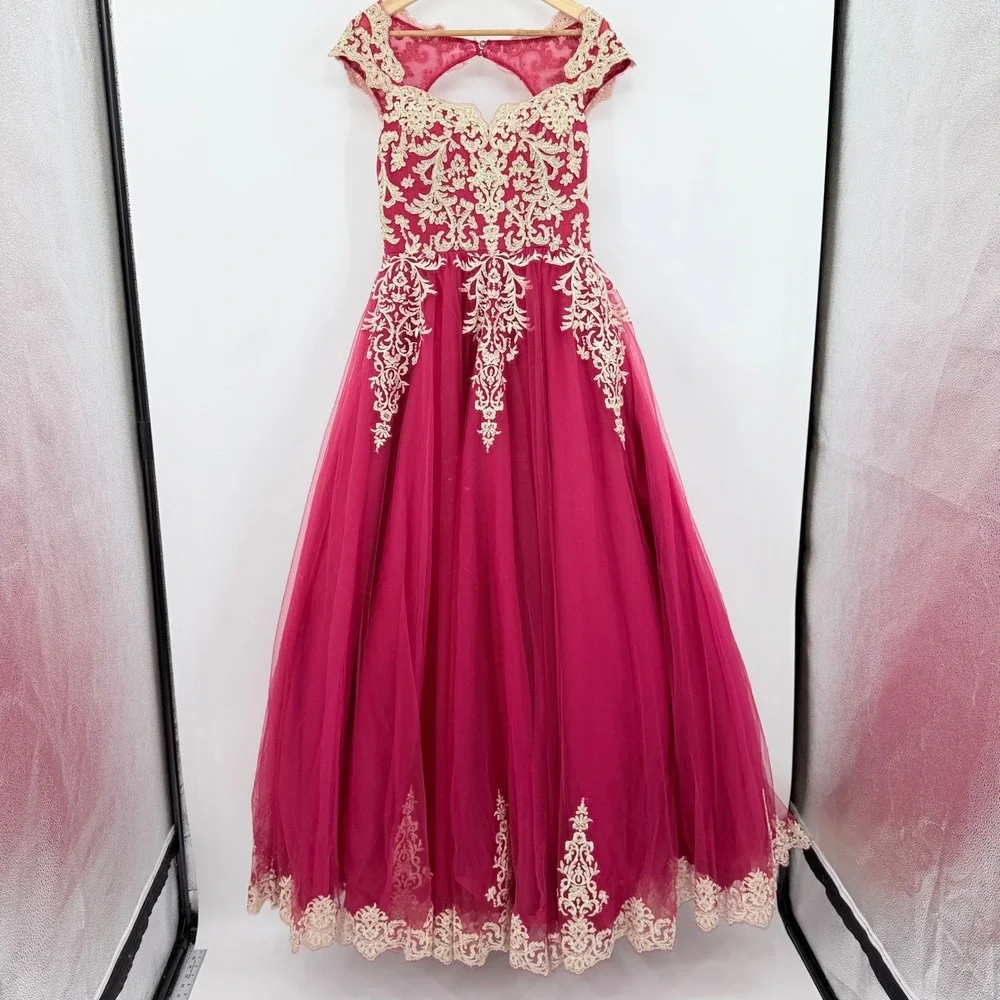 Fifteen Roses Ball Gown Womens 10 Red Gold Lace Embroidery Quinceanera Excellent